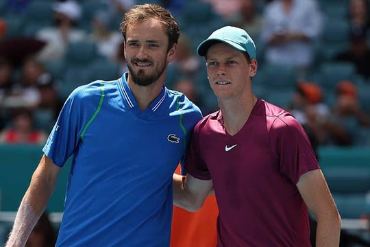 Jannik Sinner vô địch Indian Wells 2026 sau hai loạt đấu súng với Medvedev
