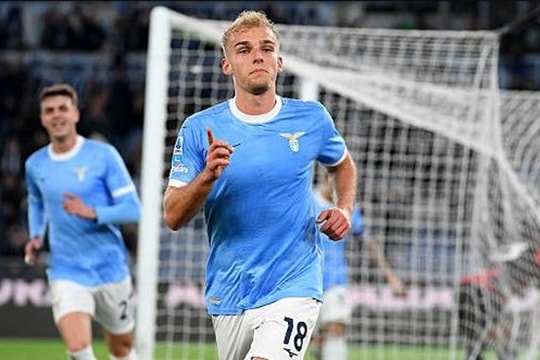 Lazio đánh bại AC Milan 1-0: Gustav Isaksen định đoạt trận đấu tại sân Olimpico