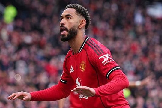 Manchester United hạ gục Aston Villa 3-1: Matheus Cunha rực sáng trong vai trò mới