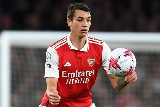 Arsenal đối mặt thực tế phũ phàng về 'nghệ thuật bán người' từ vụ Jakub Kiwior