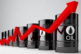 Giá dầu Brent vượt 104 USD/thùng bất chấp nỗ lực xả kho dự trữ toàn cầu