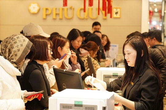 Giá bạc giảm tuần thứ hai liên tiếp, bạc thỏi trong nước lùi về 81,7 triệu đồng/kg