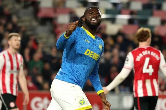 Brentford 2-2 Wolves: Tolu Arokodare tỏa sáng giúp Bầy sói ngược dòng chia điểm kịch tính