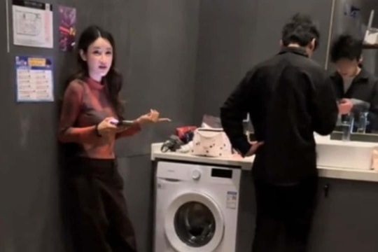 Thượng Hải: Du khách Thái Lan kiện khách sạn vì phát hiện nhân viên trốn dưới gầm giường