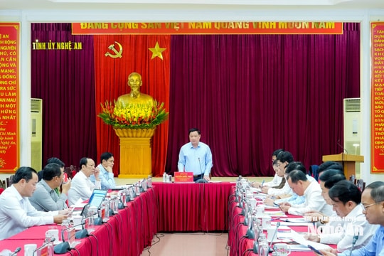 Bí thư Tỉnh ủy Nguyễn Khắc Thận yêu cầu xử lý nghiêm tổ chức, cá nhân sai phạm, vi phạm, yếu kém trong cải cách hành chính