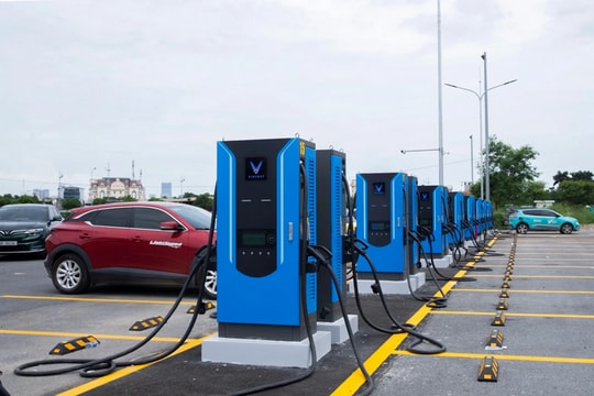 V-Green đầu tư 10.000 tỷ đồng xây dựng 99 siêu trạm sạc xe điện tại Việt Nam