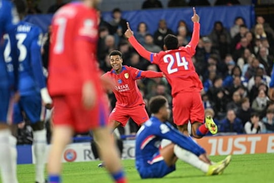 Chelsea thảm bại 0-3 trước PSG: Nỗi đau lịch sử và sự bất lực tại Stamford Bridge