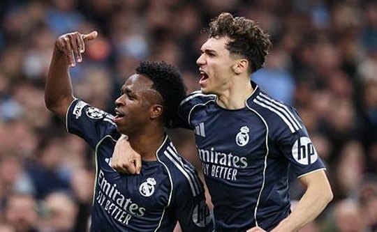 Vinicius Junior rực sáng, Real Madrid loại Man City khỏi Champions League
