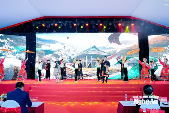 Trực tiếp: Lễ khởi công các trường nội trú liên cấp vùng biên giới