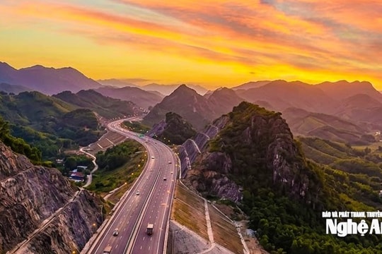 Chuẩn bị các điều kiện khởi công Dự án Đường bộ cao tốc Vinh – Thanh Thủy