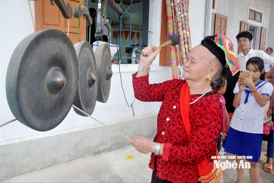 Nghệ nhân bản Thái gìn giữ điệu khắp
