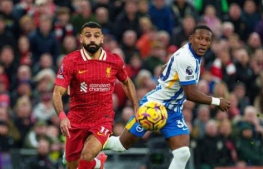 Liverpool hồi sinh nhờ sơ đồ kim cương: Lời giải của Arne Slot và cái giá đắt mang tên Salah