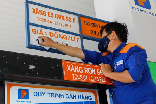 Chính phủ: Giá xăng dầu được điều chỉnh sau một ngày nếu giá cơ sở tăng từ 15%