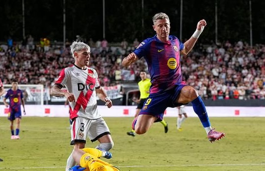 Barcelona vs Rayo Vallecano: Hansi Flick tìm cách gia tăng cách biệt lên 7 điểm