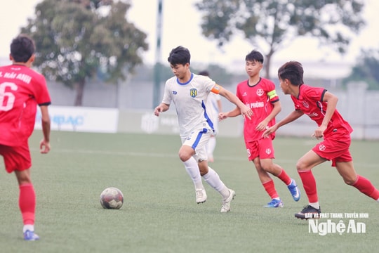 U15 Sông Lam Nghệ An I giành vé vào vòng chung kết sau chiến thắng thuyết phục trước U15 Hải Phòng