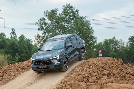 Giá xe Mitsubishi Xforce tháng 3/2026: Ưu đãi 50% lệ phí trước bạ và tặng phiếu nhiên liệu