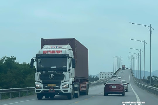 Cao tốc Nghệ An - Hà Nội thu phí toàn tuyến, lượng xe qua quốc lộ 1A và đường ven biển tăng cao