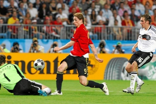 Fernando Torres và cú bứt tốc xé toạc lịch sử bóng đá Tây Ban Nha tại EURO 2008