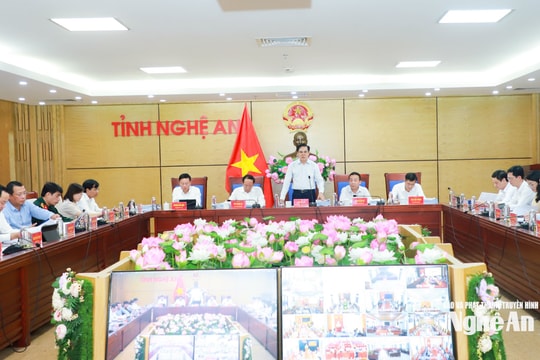 Chủ tịch UBND tỉnh Nghệ An Võ Trọng Hải họp trực tuyến với 130 xã, phường về tình hình kinh tế - xã hội