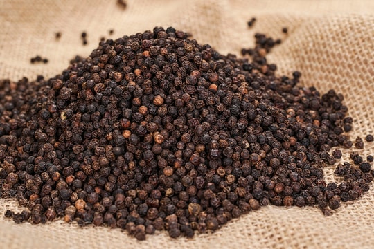 Cập nhật giá tiêu hôm nay 24/3/2026: Tăng mạnh lên 139.000 đồng/kg