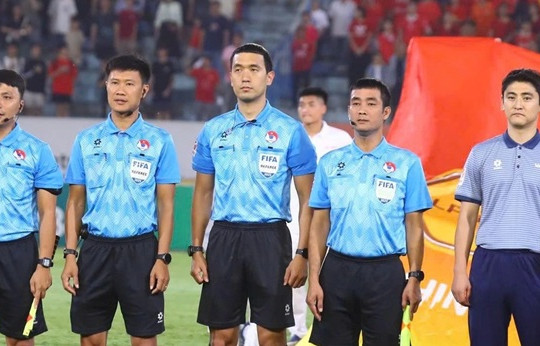 Lộ diện 'vua áo đen' Hàn Quốc bắt chính trận Việt Nam đấu Malaysia tại Thiên Trường