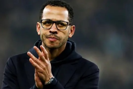 Liam Rosenior và bài toán tại Chelsea: Thiên tài chiến thuật hay kẻ mộng mơ lạc lối?