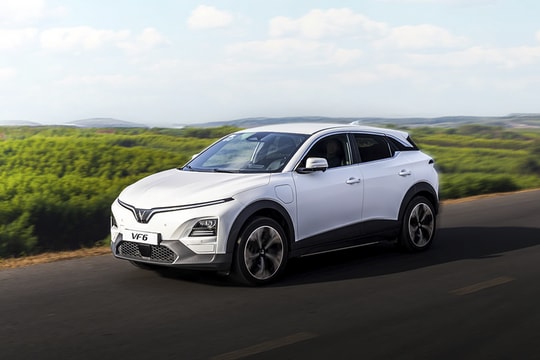 Đánh giá VinFast VF 6: Mẫu B-SUV điện thay đổi thói quen sử dụng của gia đình trẻ