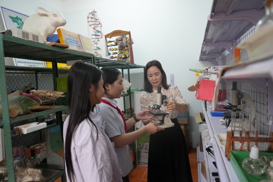 Vẫn "nan giải" việc chi trả lương cho giáo viên hợp đồng