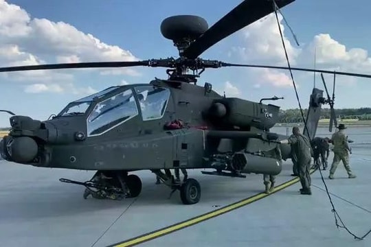 Mỹ điều động cường kích A-10 và trực thăng Apache đối phó Iran tại eo biển Hormuz