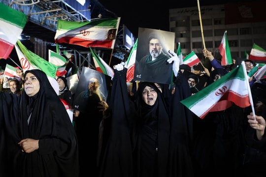 Căng thẳng Mỹ - Iran: Washington đe dọa giáng đòn khốc liệt, Tehran bác bỏ đàm phán