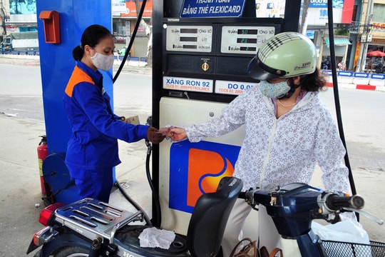 Cập nhật giá xăng dầu hôm nay 26/3/2026: Giá xăng RON95 giảm về dưới mốc 30000 đồng từ 14h hôm qua
