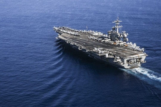 Vụ Iran phóng 101 tên lửa vào tàu sân bay USS Abraham Lincoln: Phân tích thực tế chiến sự