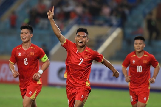 ĐT Việt Nam thắng áp đảo Bangladesh 3-0: Vũ khí bóng chết và dấu ấn Hai Long