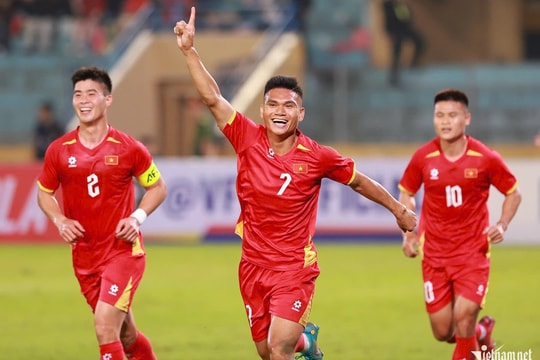 Tuyển Việt Nam áp đảo Bangladesh 3-0: Dấu ấn mới từ quân bài của HLV Kim Sang Sik