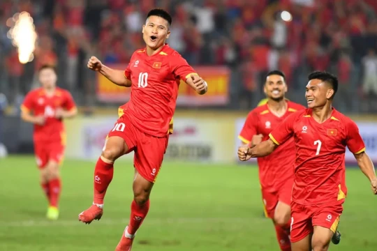 Việt Nam thắng đậm Bangladesh; MU quyết chiêu mộ ngôi sao ‘đẳng cấp thế giới’