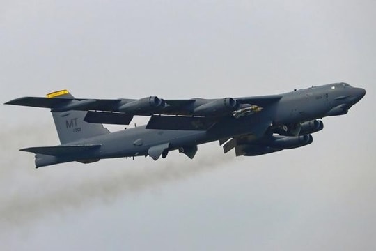 Phân tích khả năng phòng không Iran đối phó máy bay ném bom chiến lược B-52 của Mỹ