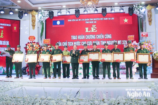 Ban Liên lạc Mặt trận 379 Nghệ An kỷ niệm 47 năm ngày thành lập và đón nhận Huân chương Chiến công của Chủ tịch nước