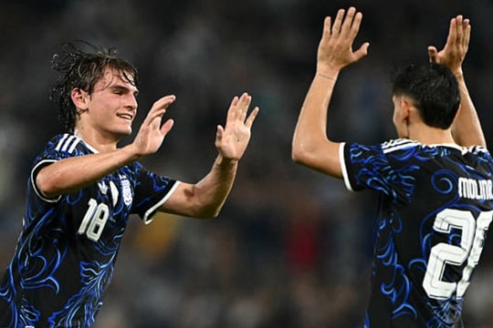 Argentina thắng Mauritania 2-1: Siêu phẩm của Nico Paz và dấu ấn tại La Bombonera