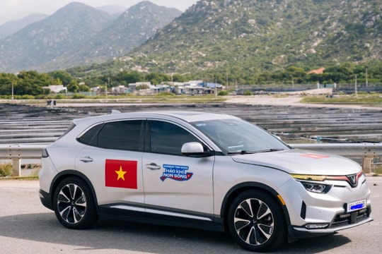 VinFast VF 8: Mẫu SUV điện gia đình hội tụ công nghệ an toàn và ưu đãi hấp dẫn