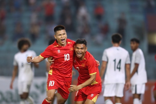 Tuyển Việt Nam thắng áp đảo Bangladesh 3-0: HLV Kim Sang Sik phô diễn sức mạnh chiều sâu