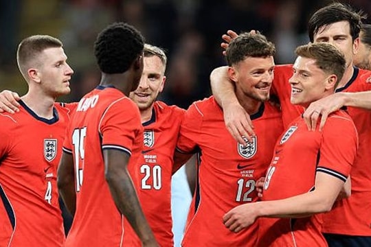 Tuyển Anh hòa Uruguay 1-1: Bi kịch của Ben White và bài toán thử nghiệm của Thomas Tuchel