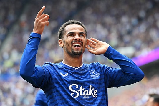 Liverpool nhắm mua Iliman Ndiaye của Everton với giá 65 triệu bảng để thay Salah