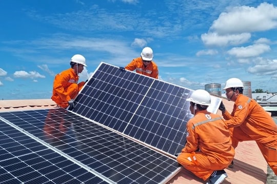 Tăng cường thực thi tiết kiệm điện và phát triển điện mặt trời mái nhà