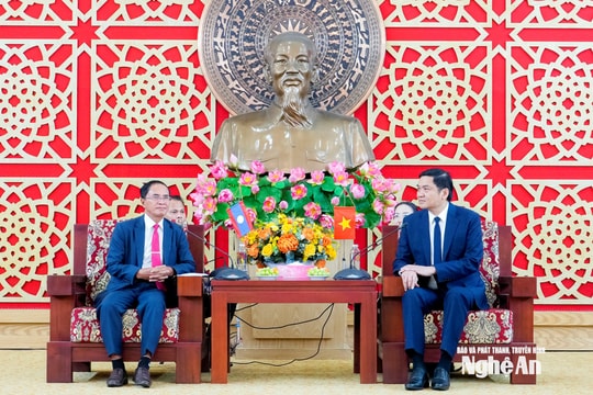 Phó Bí thư Thường trực Tỉnh uỷ, Chủ tịch HĐND tỉnh tiếp đoàn đại biểu HĐND tỉnh Sa La Van (Lào)