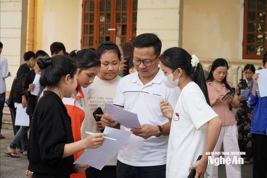 Khi học sinh lớp 12 “né” môn tự nhiên