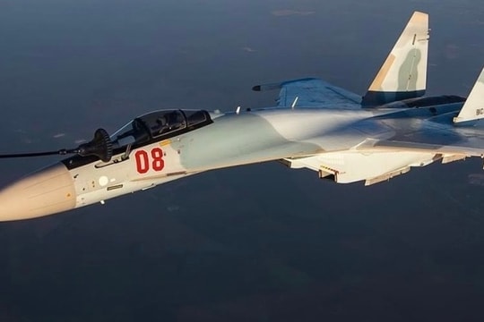 Nga nâng cấp radar AESA và cấu hình 8 tên lửa tăng cường sức mạnh cho tiêm kích Su-35