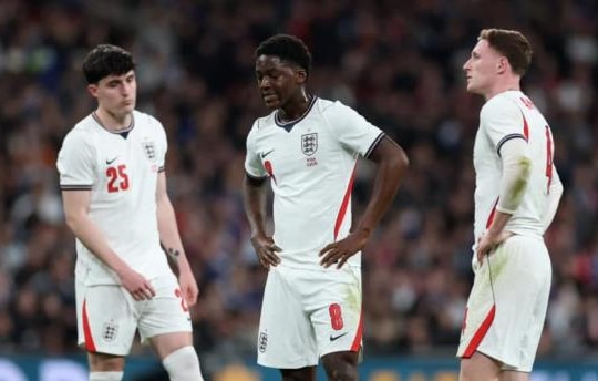 Kobbie Mainoo và Elliot Anderson sát cánh tại tuyển Anh: Man Utd vừa mừng vừa lo cho tuyến giữa tương lai