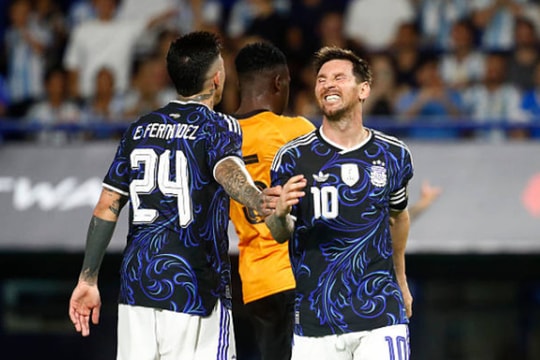 Argentina đè bẹp Zambia 5-0: Lionel Messi và dàn sao trẻ khẳng định sức mạnh tuyệt đối