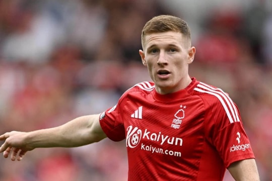 Chuyển nhượng 1/4: Man City đấu MU vụ Elliot Anderson, Liverpool tìm người thay thế Salah