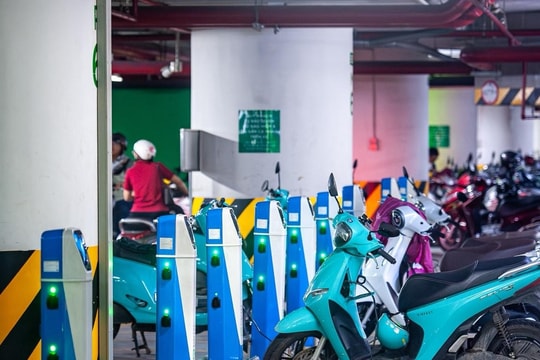 Thủ tướng yêu cầu phát triển trạm sạc, đổi pin xe điện tại chung cư
